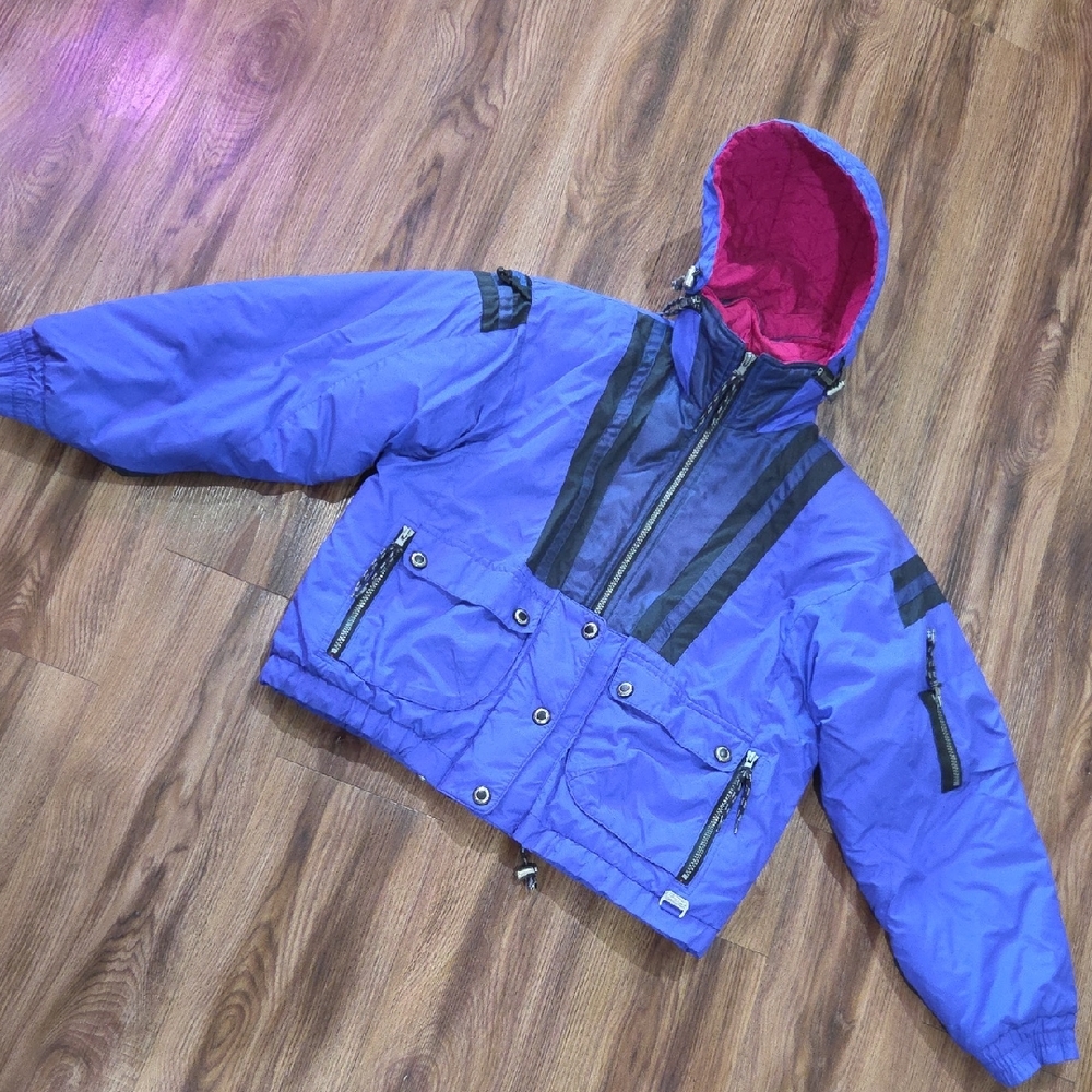 Vintage Mountain Goat Women's Blue Ski Jacket with Pink Lining Size Medium